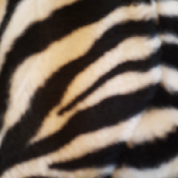 Zibra velvet small black & white shoulder bag - Picture 4 of 4